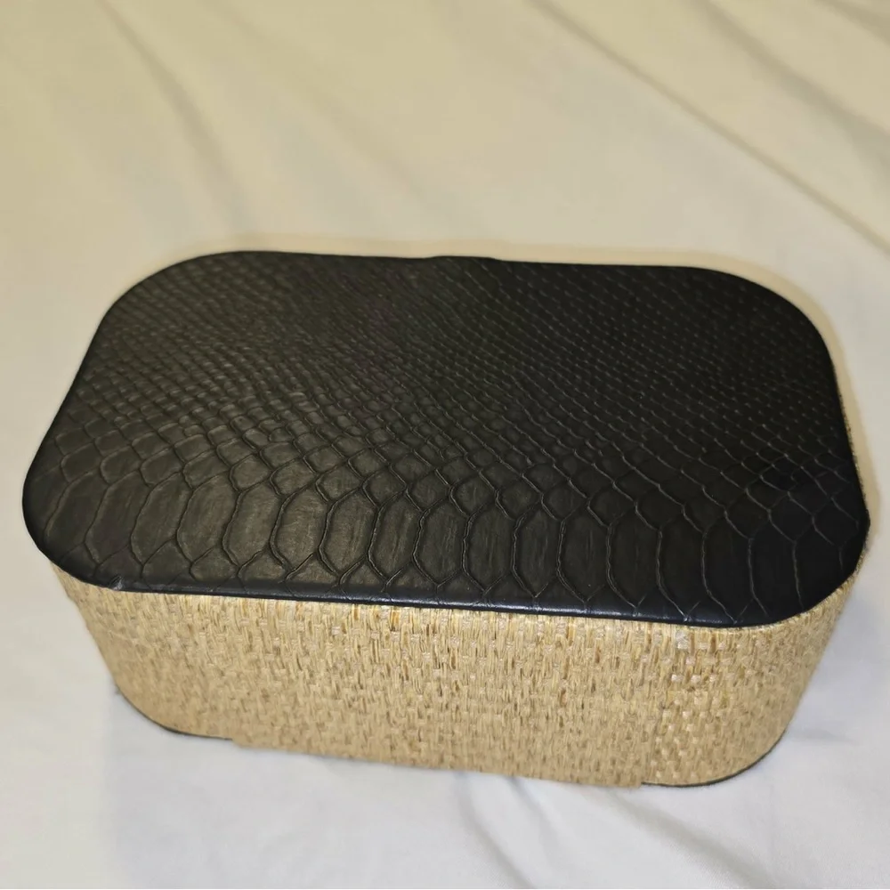 Woven Rattan Storage Box with‎ Black Faux Leather Lid Jewelry Keepsake Case